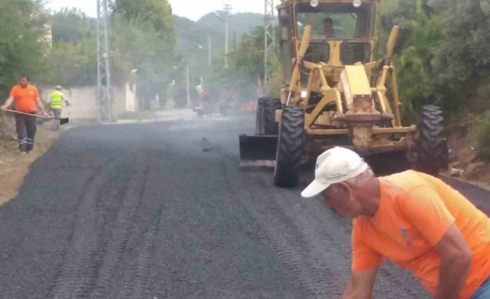 Dörtyol’da kış öncesi sıcak asfalt çalışması hızlandı