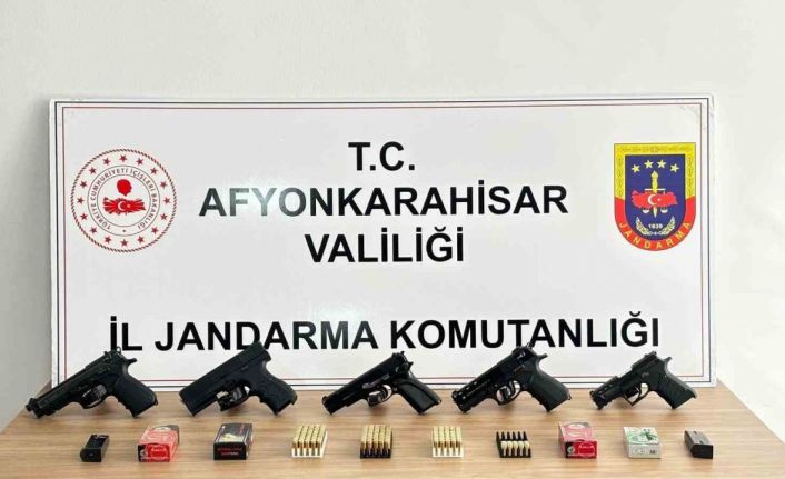 Düğünde havaya ateş açan magandalar silahlarıyla birlikte yakalandı