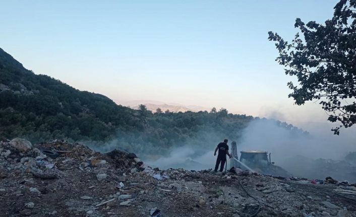 Hassa’da çöplük yangını