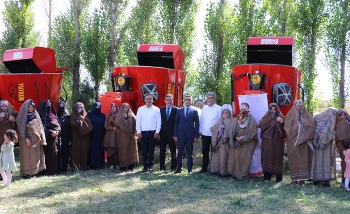 Kadın çiftçiler makine ve ekipman desteği