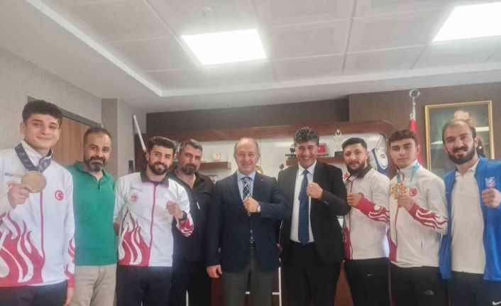 Kick Boks şampiyonları GSİM’deydi