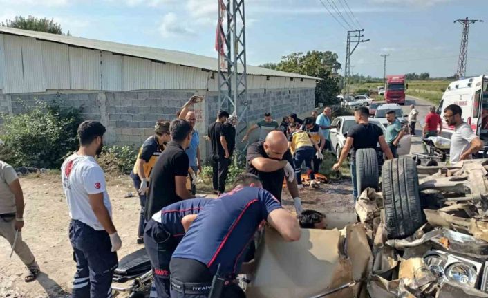 Otomobilin hurdaya döndüğü kazada 7 kişi yaralandı