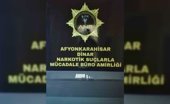 Polis 430 içimlik peçeteye emdirilmiş bonzai ele geçirdi