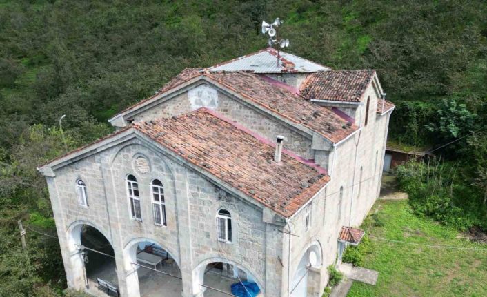 Yaklaşık bir asırdır cami olarak hizmet veriyor