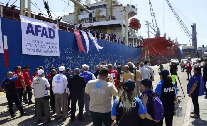 Yardım malzemesi taşıyan ikinci ’İyilik Gemisi’ Sudan’a uğurlandı