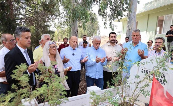 Yüreğir ilçesinin kurucu Belediye Başkanı Sabahattin Eşberk mezarı başında anıldı