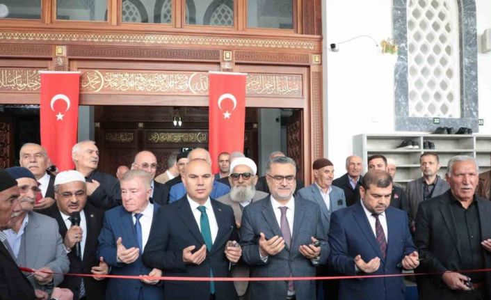 Ağrı Merkez Cami resmi olarak hizmete açıldı