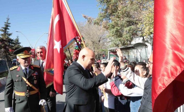 Ağrı’da Cumhuriyet Bayramı törenle kutlandı