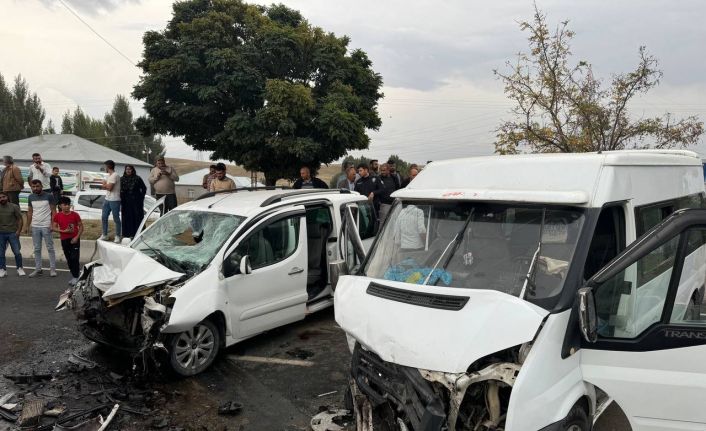 Ağrı’da trafik kazası: 10 yaralı