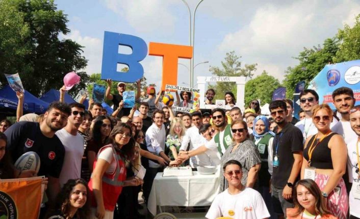 Akdeniz Üniversitesi Öğrenci Toplulukları Tanıtım Günleri başladı