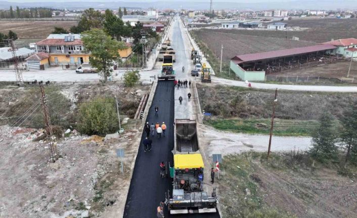 Alaca’da asfalt kaplamalar yenileniyor