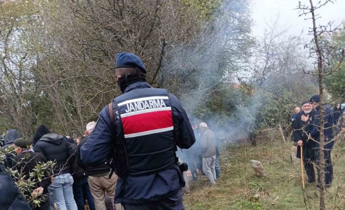 Annesini öldürüp intihar eden şahıs toprağa verildi