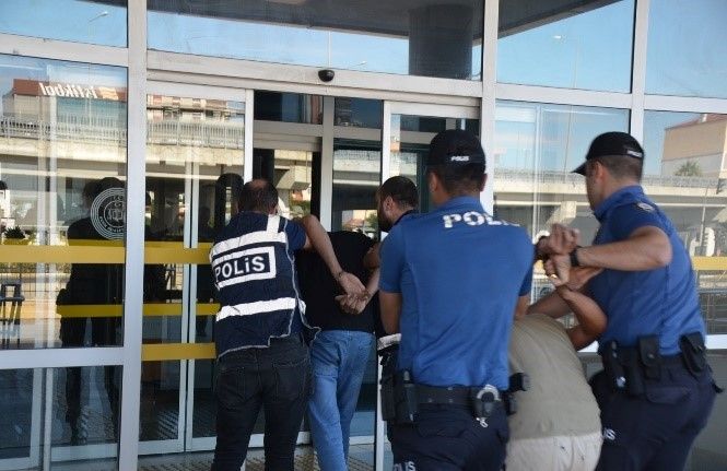 Antalya’da son 1 haftadaki denetimlerde yakalanan 168 şahıs tutuklandı