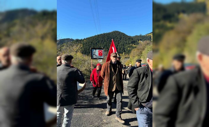 Artvin’de köy okulu kapanınca Cumhuriyet Bayramı’nı yaşlılar kutladı