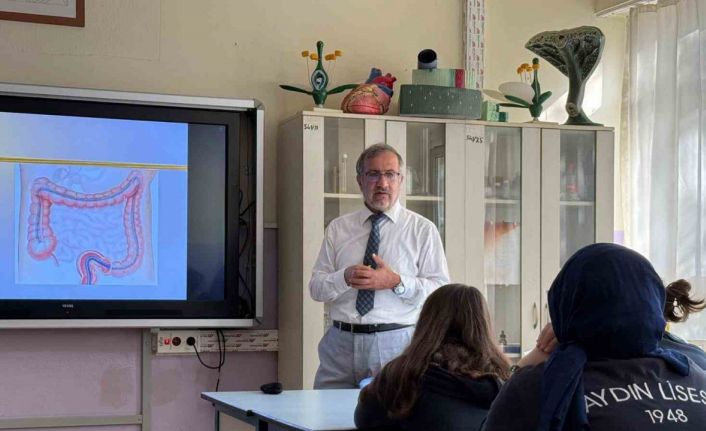 Aydın Lisesi, akademisyenleri ağırlamaya devam ediyor