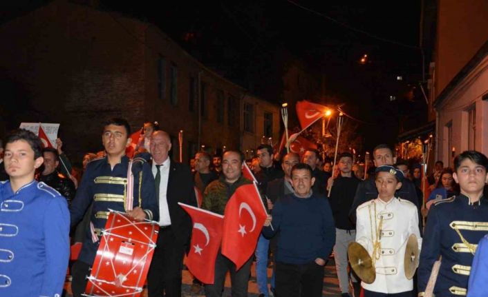 Babadağ’da Cumhuriyet coşkusu fener alayıyla taçlandı