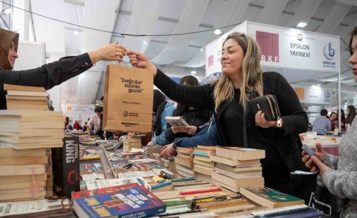 Bağcılarlılar, festival tadında bir kitap fuarı geçiriyor