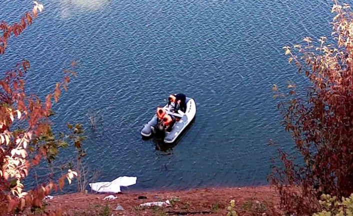 Baraja düşen otomobildeki sürücü boğularak hayatını kaybetti