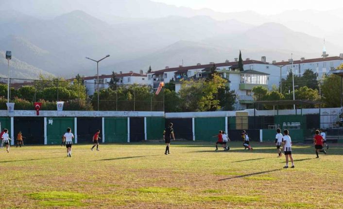 Başkan Çavuşoğlu; “29 Ekim coşkusunu futbol ile yaşıyoruz”