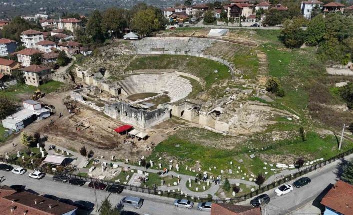 Başkan Özlü’den bin kişilik konser salonu müjdesi