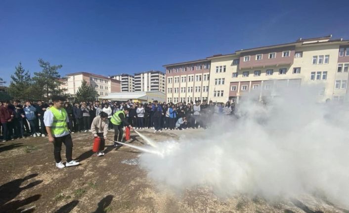 Bayburt’ta afet eğitimi ve tatbikat gerçekleştirildi