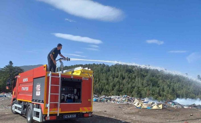 Beyşehir’de çöp toplama merkezinde çıkan yangın söndürüldü