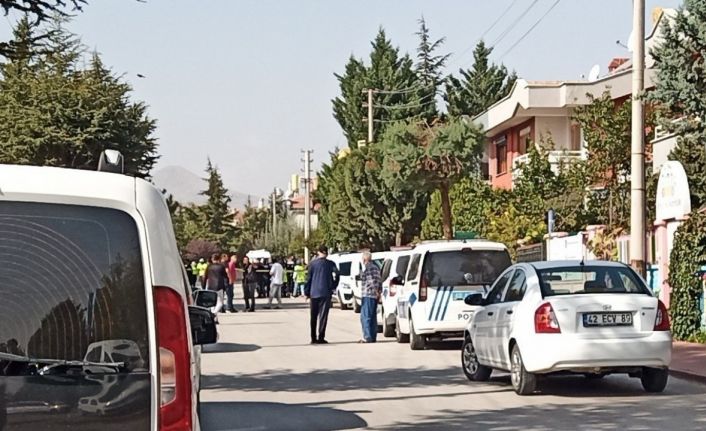 Bıçaklı saldırıda yaralanan polis memuru Erzincanlı