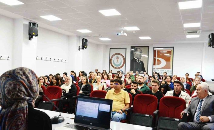 Bilecik’te ‘Hastanelerde Eczacılık Hizmetleri’ semineri düzenlendi