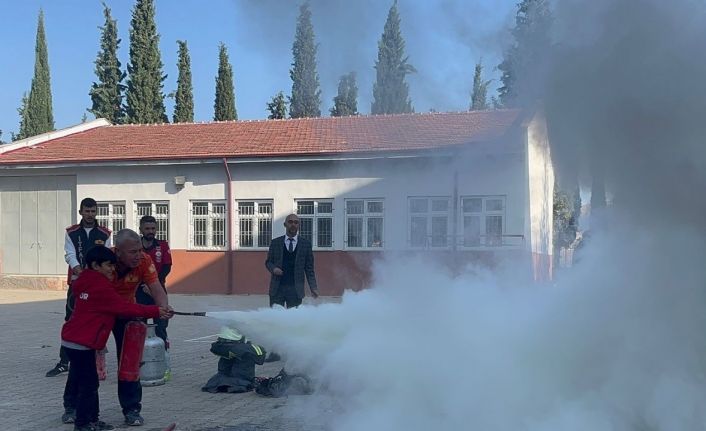 Bilecik’te ilkokul ve ortaokul öğrencilerine yangın eğitimi