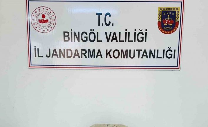 Bingöl’de 1 kilo 975 gram esrar ele geçirildi