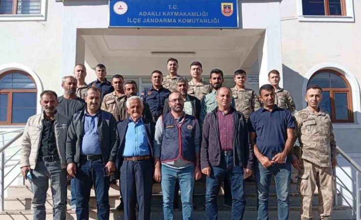 Bingöl’de jandarma ekipleri vatandaşları dolandırıcılık konusunda bilgilendirdi