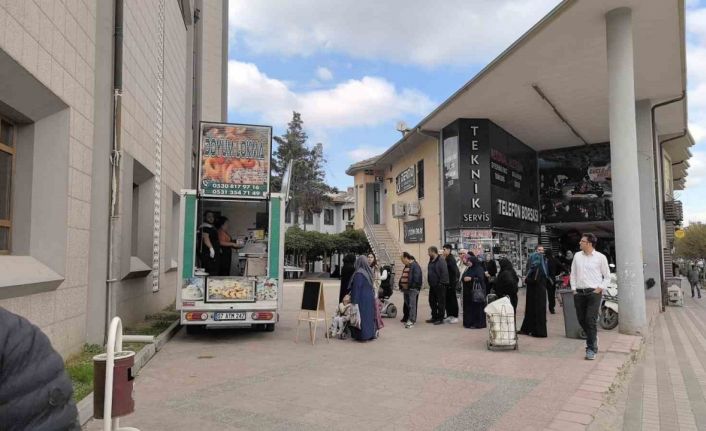 Cami imamı FETÖ elebaşı Gülen’in ölümü nedeniyle lokma dağıttırdı