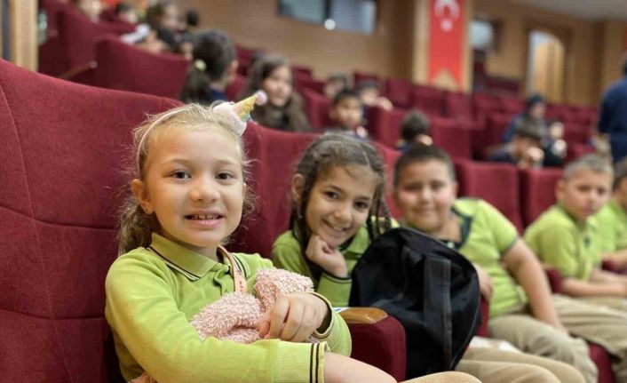 Çocukları hem güldüren hem de bilgilendiren eğlence