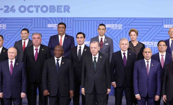 Cumhurbaşkanı Erdoğan, BRICS Liderler Zirvesi’nde aile fotoğrafı çekimine katıldı