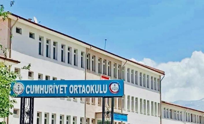 Cumhuriyet Ortaokulu öğretmenlerinden Derin vefat etti