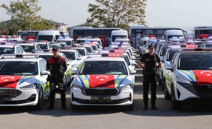 Denizli’de jandarma ve polisin 141 yeni aracı hizmete alındı