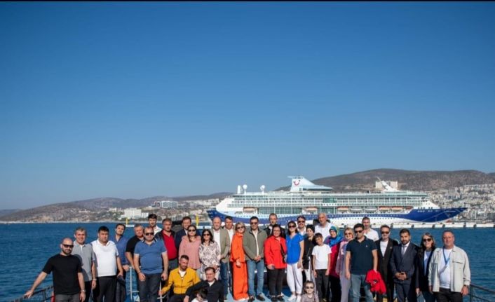 Doğal Şehirler Birliği’ne üye belediye başkanları Kuşadası’na hayran kaldı