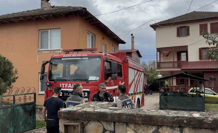 Düzce’de iki mahallede çıkan yangınlar kısa sürede söndürüldü