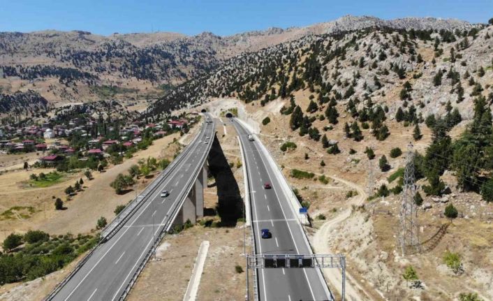 Edebiyat Yolu’ndan 4 yılda 10 milyon araç geçti