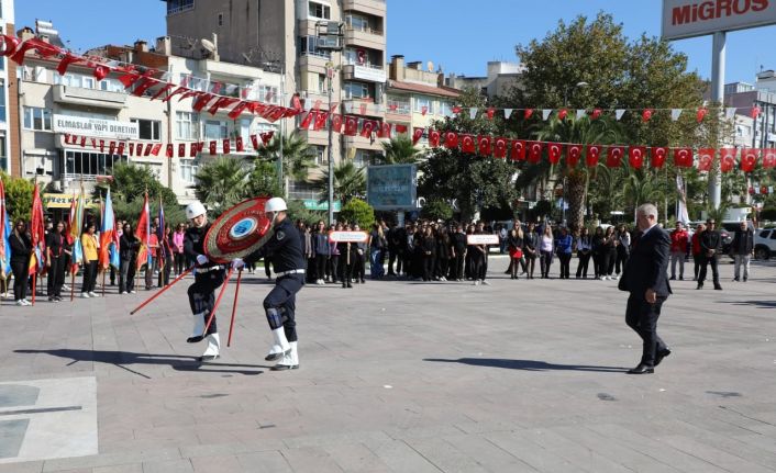 Edremit’te Cumhuriyet’in 101. yılı kutlamaları coşkuyla başladı