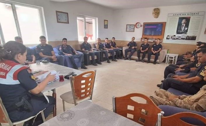 Elazığ’da jandarma personeline biyokaçakçılık eğitimi