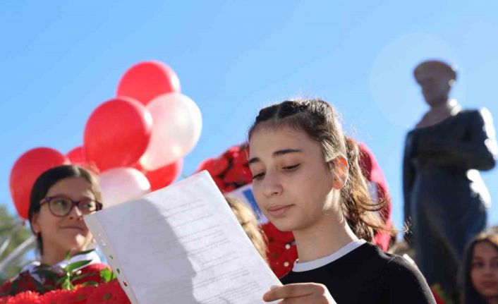 Elazığ’da öğrencilerden anlamlı Cumhuriyet Bayramı kutlaması