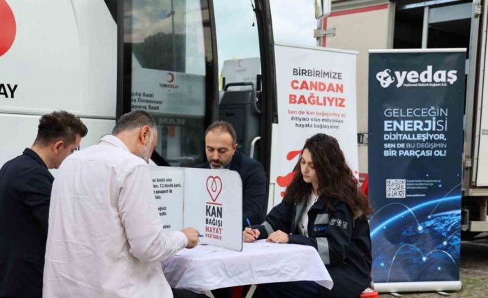 Elektrik dağıtım şirketi çalışanlarından Kızılay’a anlamlı destek