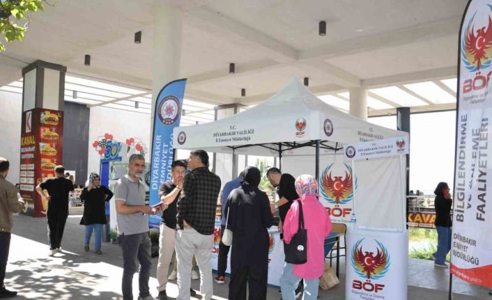 Emniyetten Dicle Üniversitesi’nde öğrencilere yönelik bilgilendirme faaliyeti