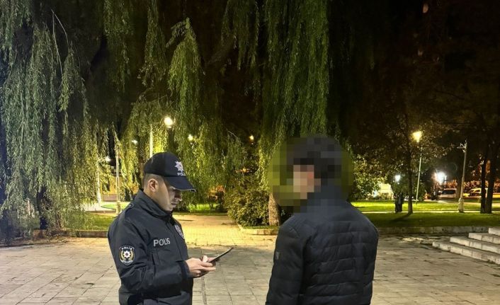 Erzincan’da parklarda polis uygulaması