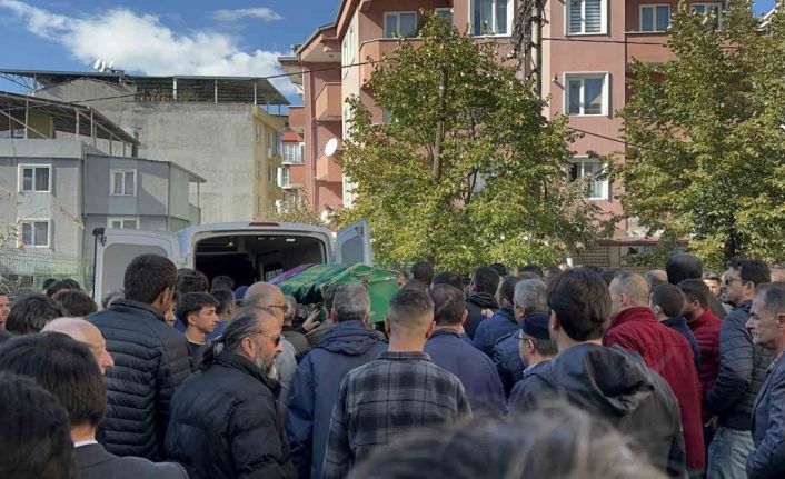 Feci kazada hayatını kaybeden 16 yaşındaki Zeynep toprağa verildi