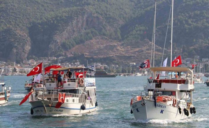 Fethiye’de Cumhuriyet coşkusu denizde de yaşandı