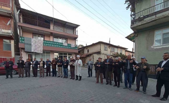 Gediz Altınkent köyünde sabah namazı buluşması ve yağmur duası programı