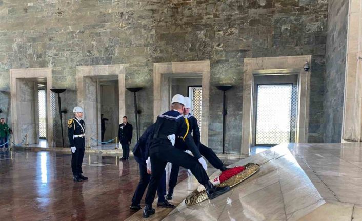 Genç Kızılay Gönüllüleri’nden Anıtkabir ziyareti