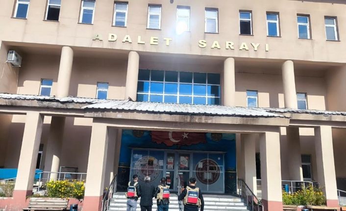 Hakkari’de değişik suçlardan 23 kişi tutuklandı